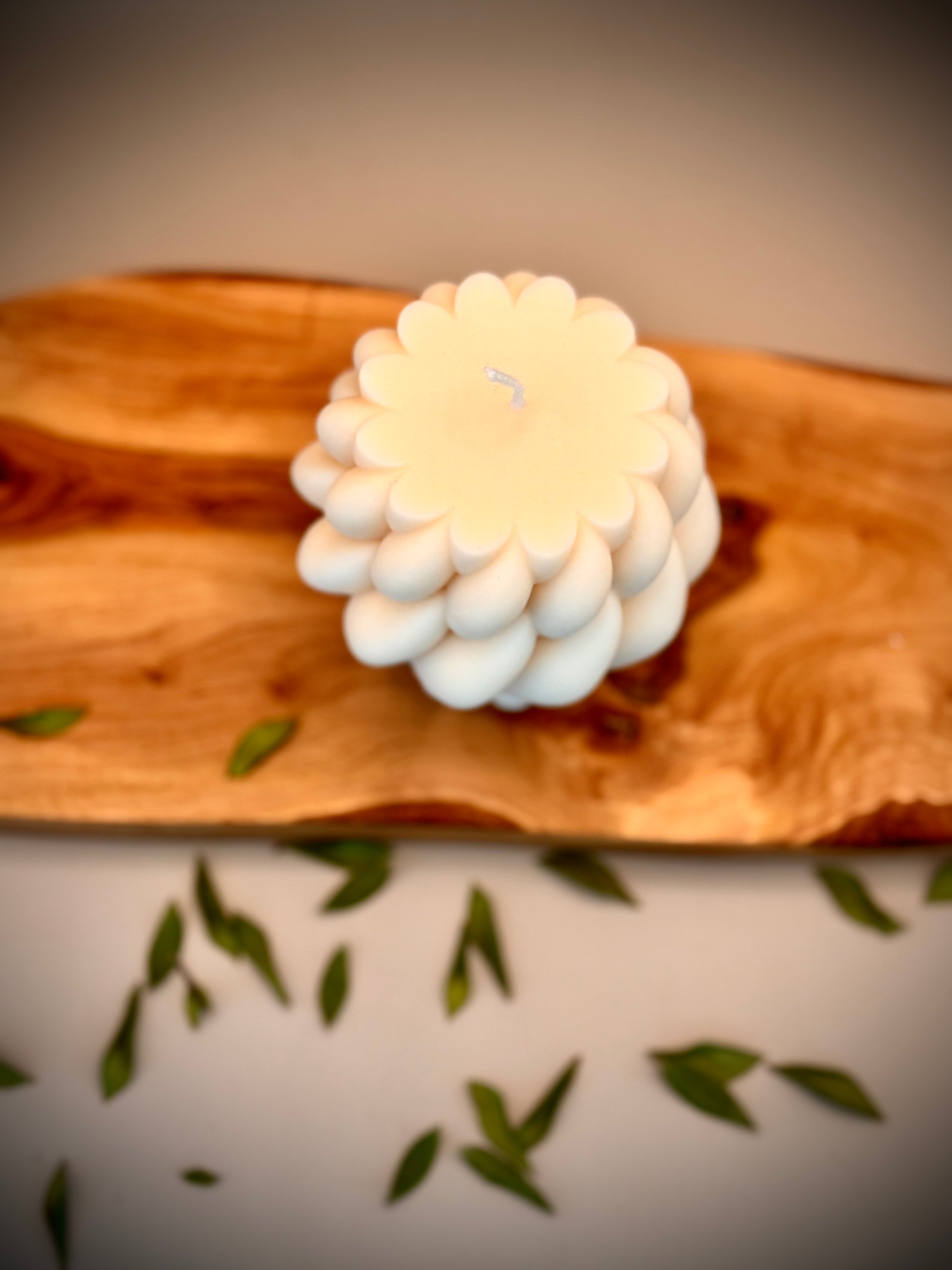 CURVES Sculptural Candle | Soy Wax | Unscented